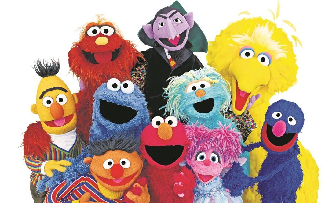 Desde hace 50 años han estado en la televisión mexicana, atendiendo a niñas y niños con valores como respeto y educación. Foto: Sesame Workshop