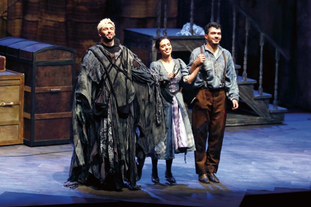 Marcos Radosh, Ana González Bello y Evan Regueira protagonizan la obra (AGUSTIN SALINAS. EL UNIVERSAL.)