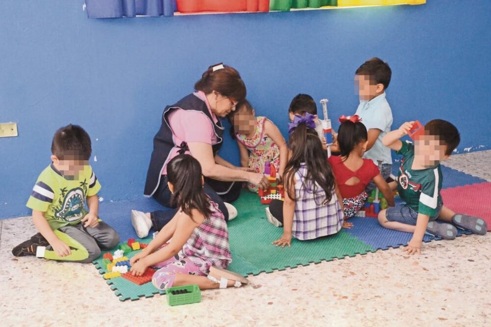 Directoras de estancias infantiles y madres de familia lamentan que, a pesar de cumplir con los requisitos, no han recibido la ayuda / EMILIO VÁSQUEZ. EL UNIVERSAL