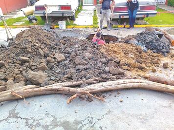 Se abren 2 socavones en Ixtapaluca por aguaceros