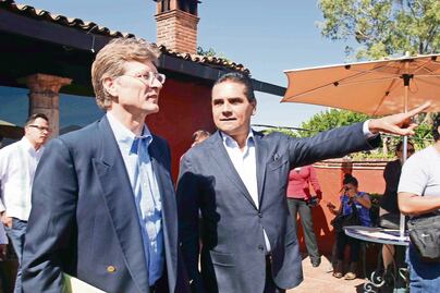 Un honor ser candidato del PRI, dice De la Madrid 