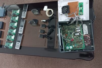 Celulares, videojuegos y módems son decomisados tras revisión en penal de Chetumal