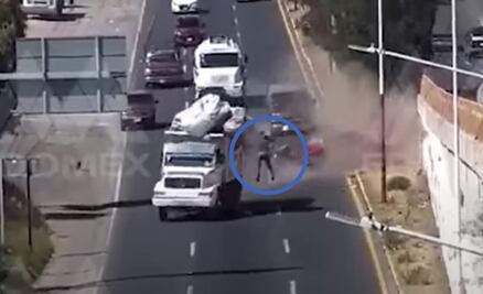 Trabajador de limpia voló de camión de basura tras choque en edomex: VIDEO