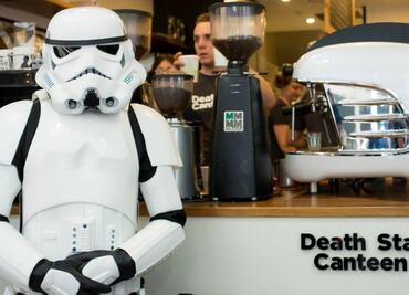 Tómate un café con Darth Vader