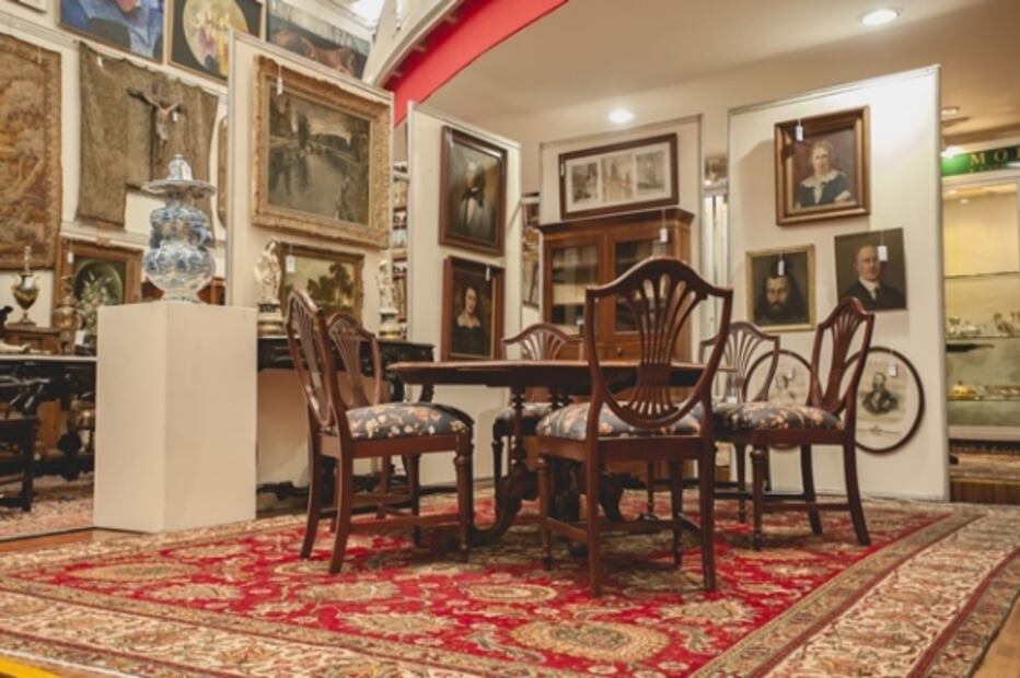 Hallazgo en el par de tibores franceses del siglo XIX