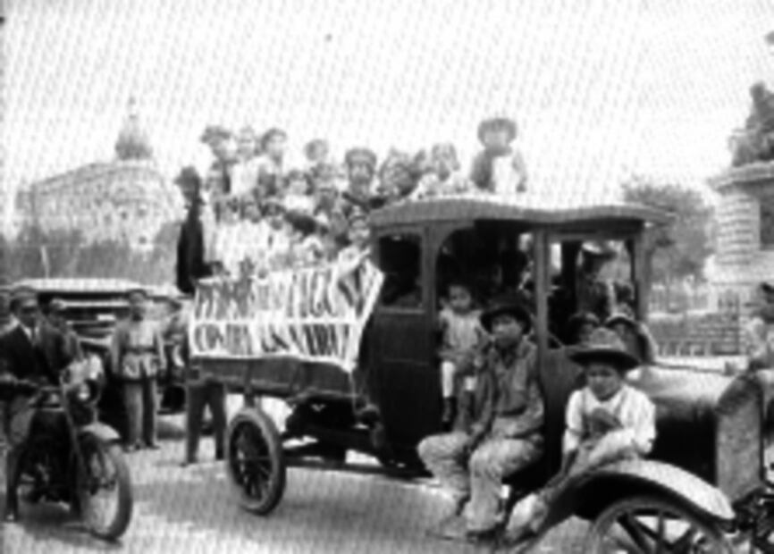 En 1923 se propuso que quien no quisiera vacunarse, debía pagar una multa de cinco pesos