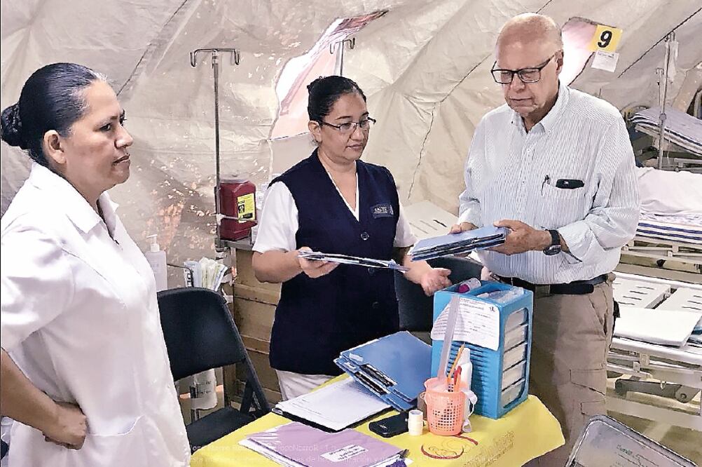 José Narro, secretario de Salud, informó que se han entregado 74 mil 422 piezas de curación y mil 530 de limpieza a hospitales generales. (SSA)