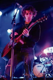 Mehro abraza su oscuridad para iluminar