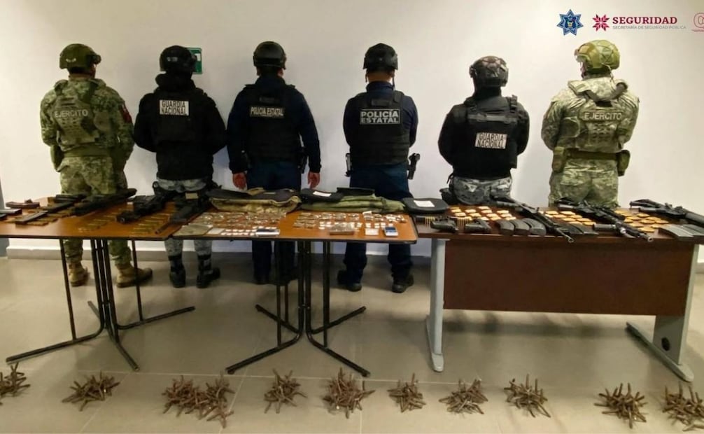 Detienen a 11 presuntos delincuentes en Hidalgo; aseguran armas, drogas y vehículos robados.
Foto: Especial.