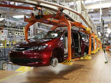 Empleado de FCA fallece por coronavirus, paran planta por precaución