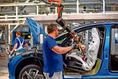 Vehículos eléctricos, un desafío para el sector de autopartes