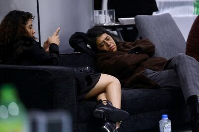 Diputados se echaron siestas para aguantar votación del Presupuesto 2020