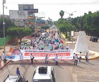 Exigen liberación de médico acusado de muerte de político