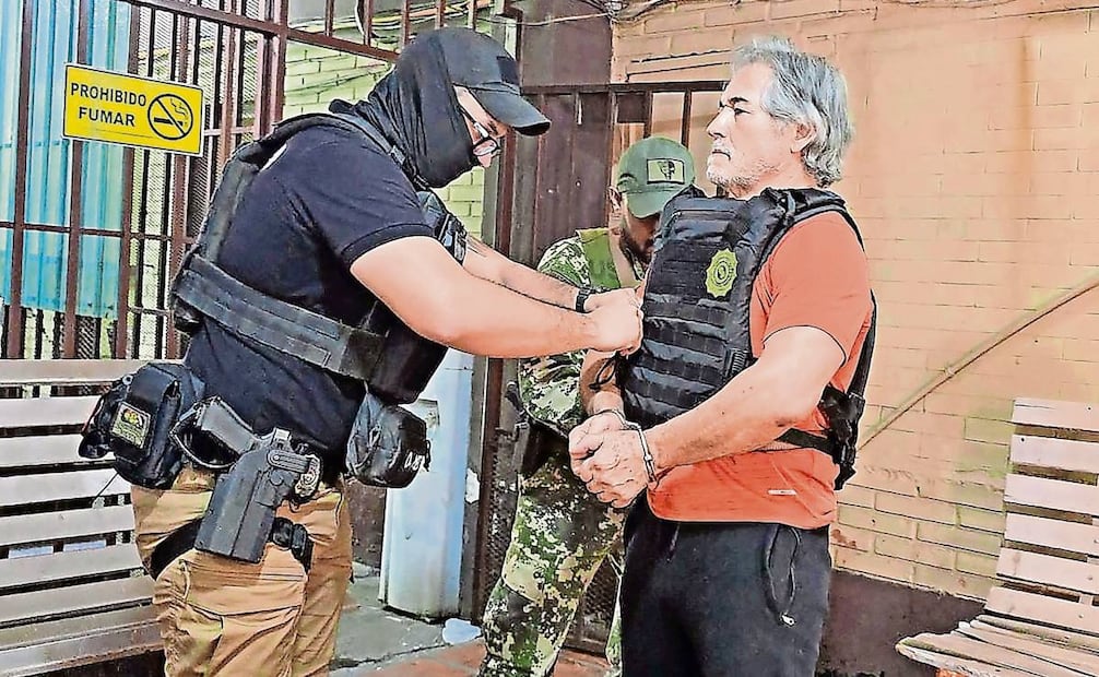 Luego de revelarse el caso de La Barredora, Hernán Bermúdez Requena, secretario de Seguridad Pública de Tabasco durante la administración de Adán Augusto López, es señalado de dirigir dicho grupo criminal. El Abuelo o El Comandante H fue detenido en Paraguay en septiembre y trasladado al Centro Federal de Readaptación Social (Cefereso) Número 1, El Altiplano. Foto: EFE