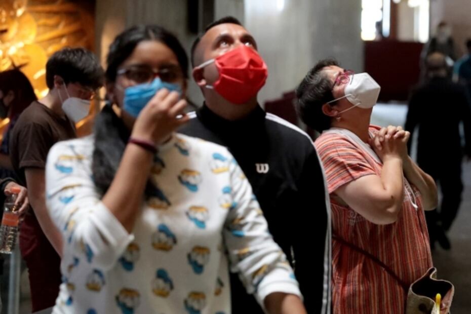 Manifestaciones, playas abarrotadas y besos en semáforo rojo y naranja, entre las fotos de la semana