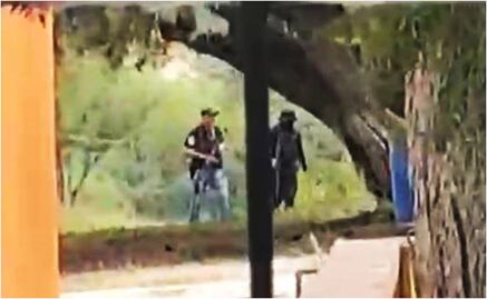 VIDEO: Hombres con armas largas se meten a secundaria tras enfrentamiento en Tabasco, Zacatecas