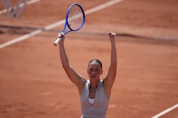 Tenista de Ucrania celebra su triunfo en Roland Garros: "Esta mañana un misil cayó a 100 metros de mi casa"