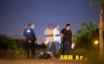 Hallan tres cuerpos en predio baldío de Tlalnepantla