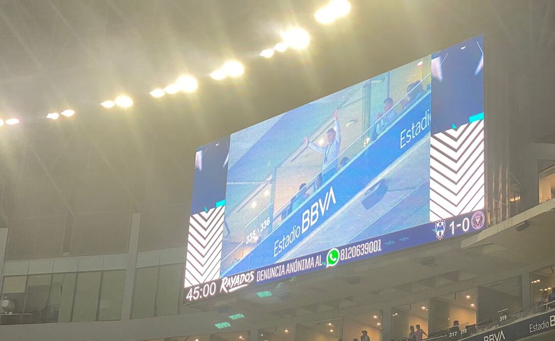 Mario Kempes en el Estadio BBVA para el Rayados vs Inter de Miami - Foto: Nicolás Schiller / EL UNIVERSAL