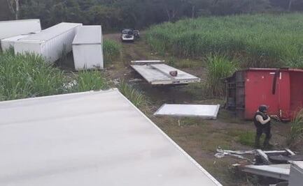 Rescatan a chofer y aseguran camionetas clonadas de la Marina en Veracruz