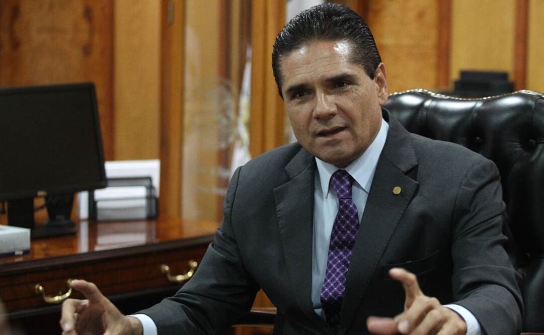 Senadores del PRI anunciaron que este lunes denunciarán a Silvano ante la PGR por presunto uso indebido del servicio público, peculado y enriquecimiento ilícito(Foto: Ariel Ojeda)