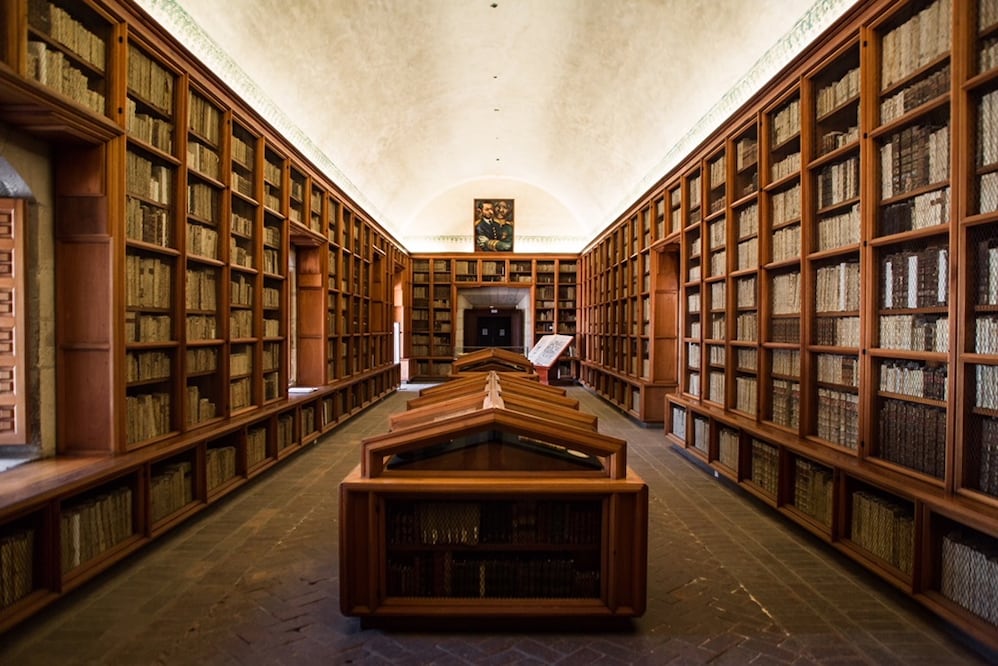 Entre su acervo cuenta con 13 libros incunables y 9 impresos mexicanos del siglo XVI (Foto: Especial) 