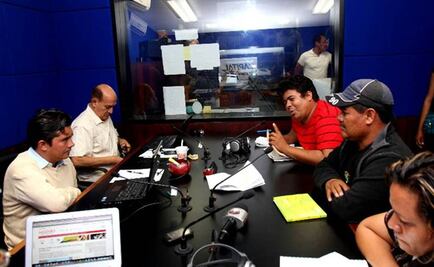 CETEG toma radiodifusoras y quema propaganda en Guerrero