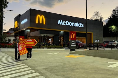 McDonald's supera expectativas y gana 4 mil 345 mdd en primer semestre; anuncia cambios para acelerar su crecimiento en EU
