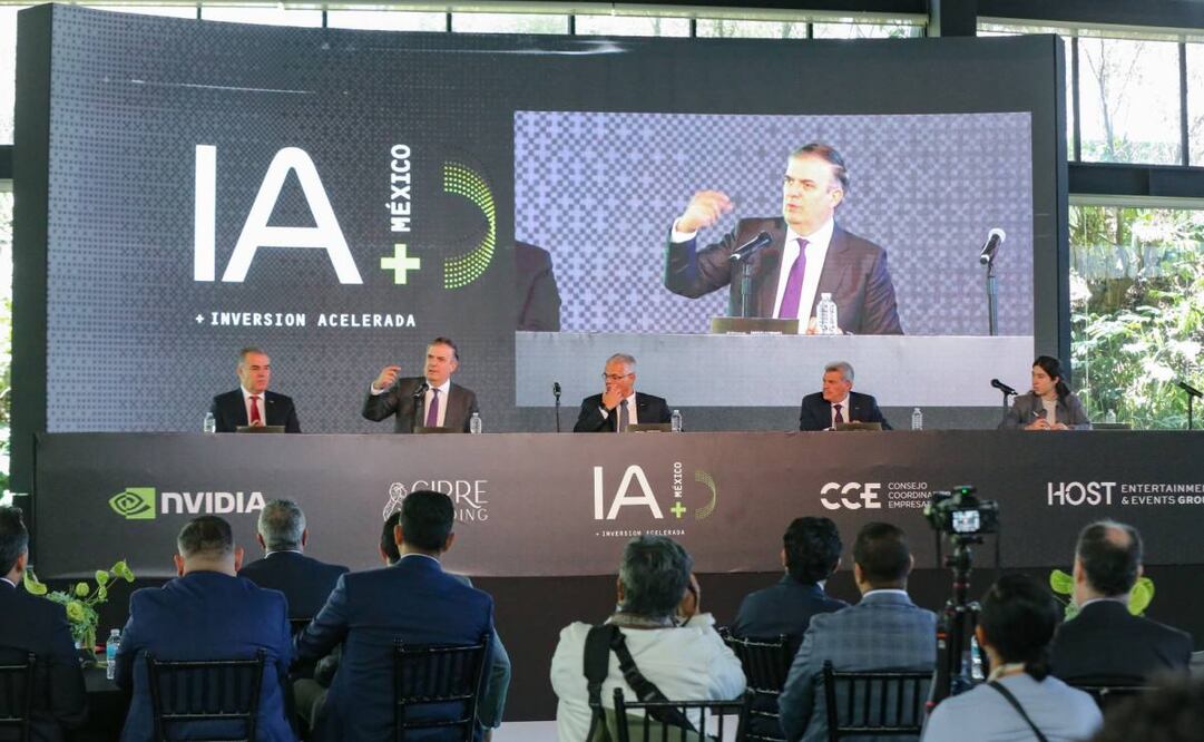 Marcelo Ebrard durante la conferencia “México IA + Inversión Acelerada” (29/07/2025). Foto: Secretaría de Economía