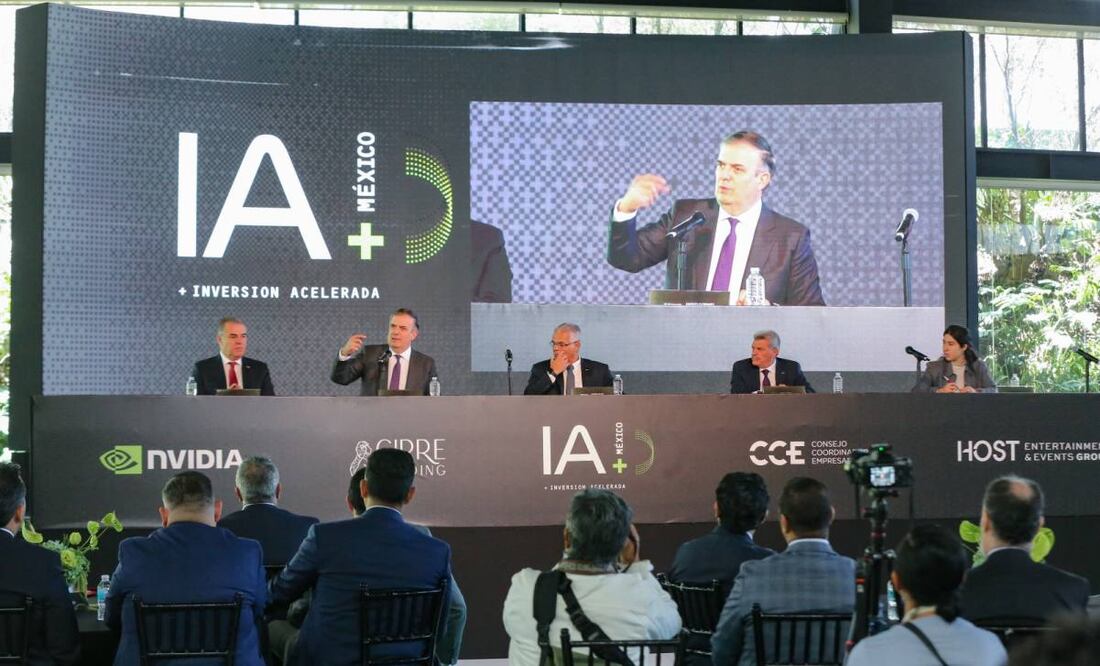 Marcelo Ebrard durante la conferencia “México IA + Inversión Acelerada” (29/07/2025). Foto: Secretaría de Economía