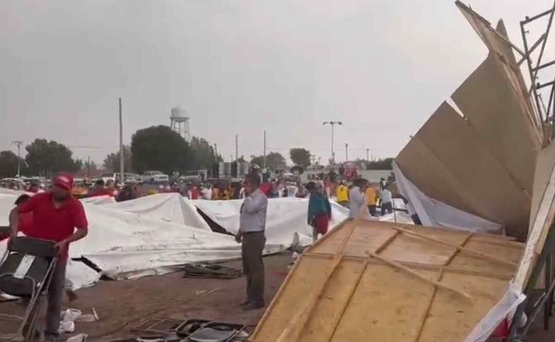 Caída de lona en evento de Alejandra del Moral.Foto: Especial