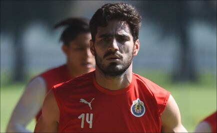 Antonio Briseño se unió a los cantos en el "Banderazo rojiblanco"