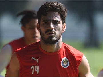 Antonio Briseño se unió a los cantos en el "Banderazo rojiblanco"