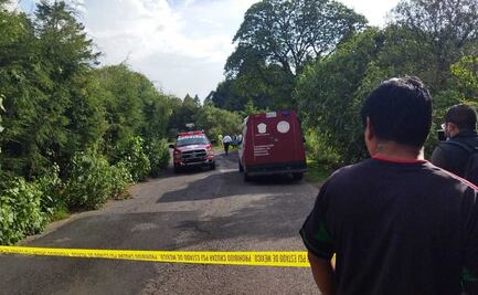 Conductor choca contra autobús al intentar rebasar en vía Marquesa-Atlapulco; hay 4 muertos
