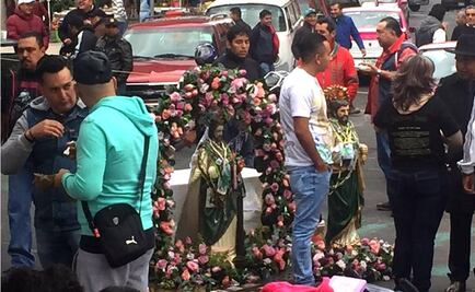 Cierran laterales de Reforma por presencia de feligreses