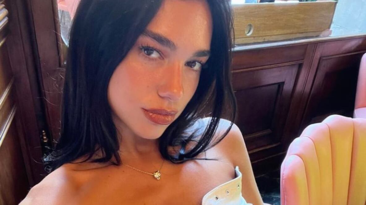Dua lipa volvió a dar lecciones de moda en Florencia. Imagen: Instagram @dualipa