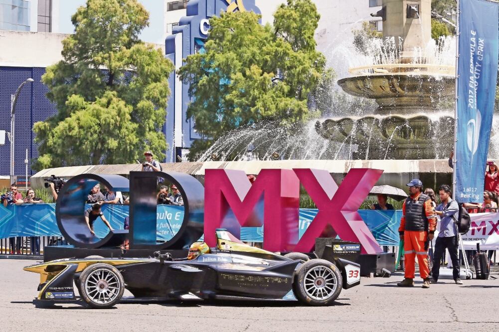 Esteban Gutiérrez calienta motores (BERENICE FREGOSO. EL UNIVERSAL)