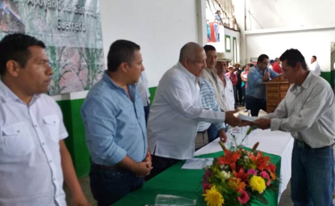 Gobierno de Guerrero afirma que entrega de fertilizantes es un compromiso de AMLO