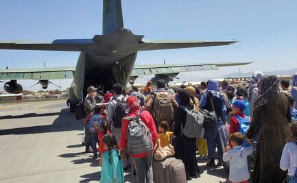 Pentágono confirma una explosión fuera del aeropuerto de Kabul