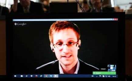 Edward Snowden se casa en secreto en Rusia
