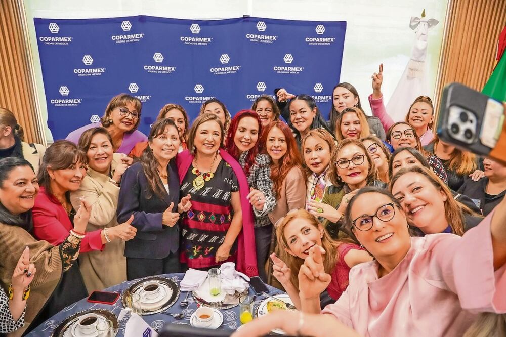 Xóchitl Gálvez, virtual candidada presidencial del Frente Amplio por México, se reunió con mujeres de la Confederación Patronal de la República Mexicana para exponerles sus proyectos. Foto: Especial