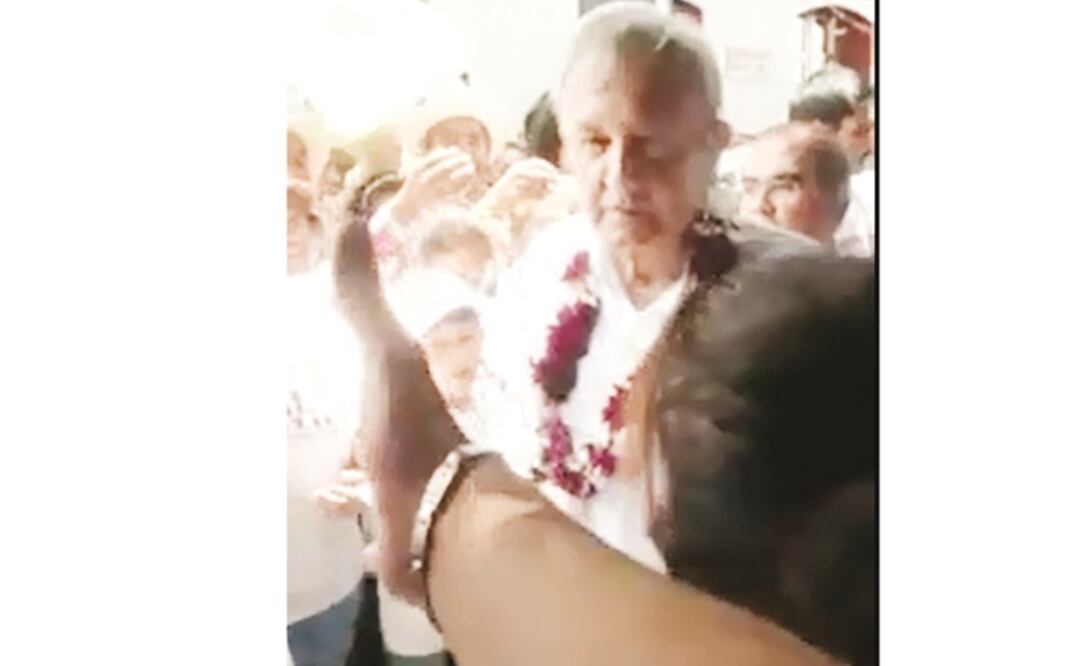 El líder de Morena realizó un mitin en la explanada del parque Ignacio Zaragoza, en Veracruz, donde fue recibido con protestas (ARCHIVO. EL UNIVERSAL)