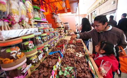 Feria del Alfeñique por Día de Muertos “da vida” al centro de Toluca