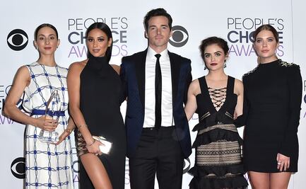 Elenco de "Pretty Little Liars" se reúne por causa benéfica