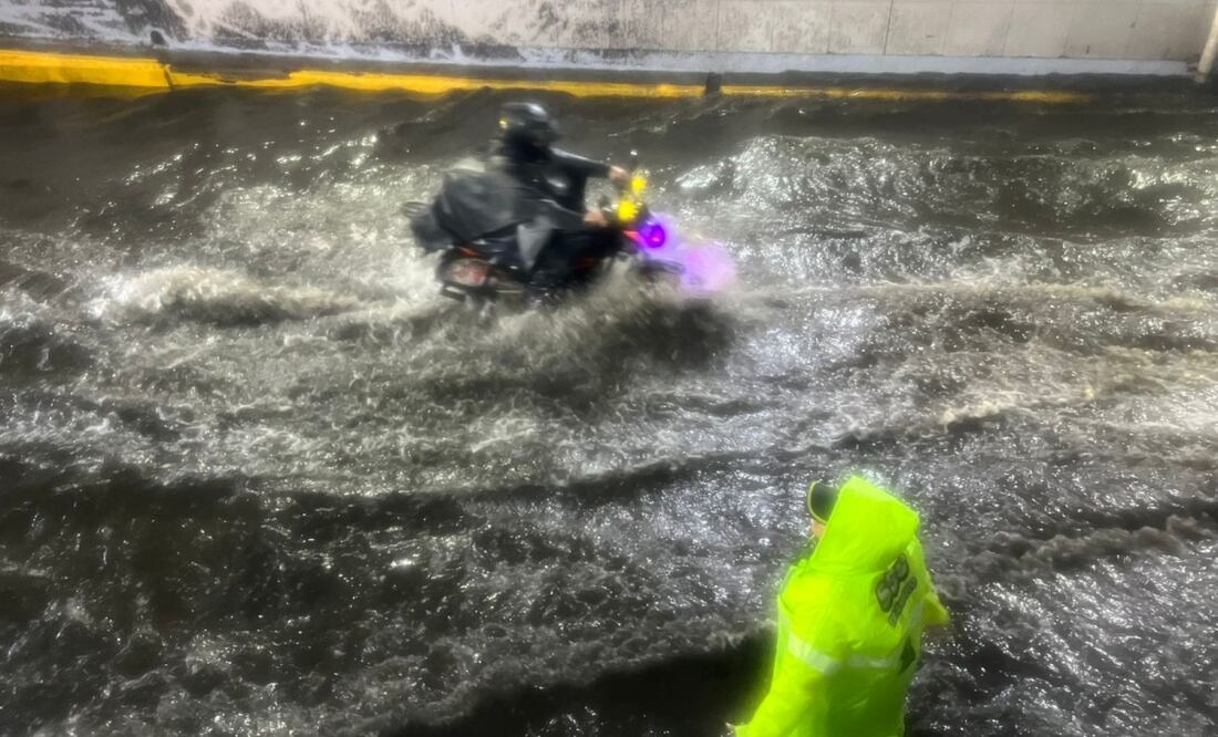 Lluvias provocan encharcamientos en CDMX; afecta Circuito Interior y otras vialidades. Foto: Especial