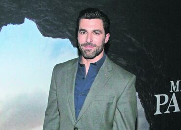 Osvaldo de León complica la vida a un hombre viudo