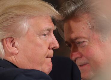 Bannon dice que seguirá luchando "por Trump" tras dejar la Casa Blanca