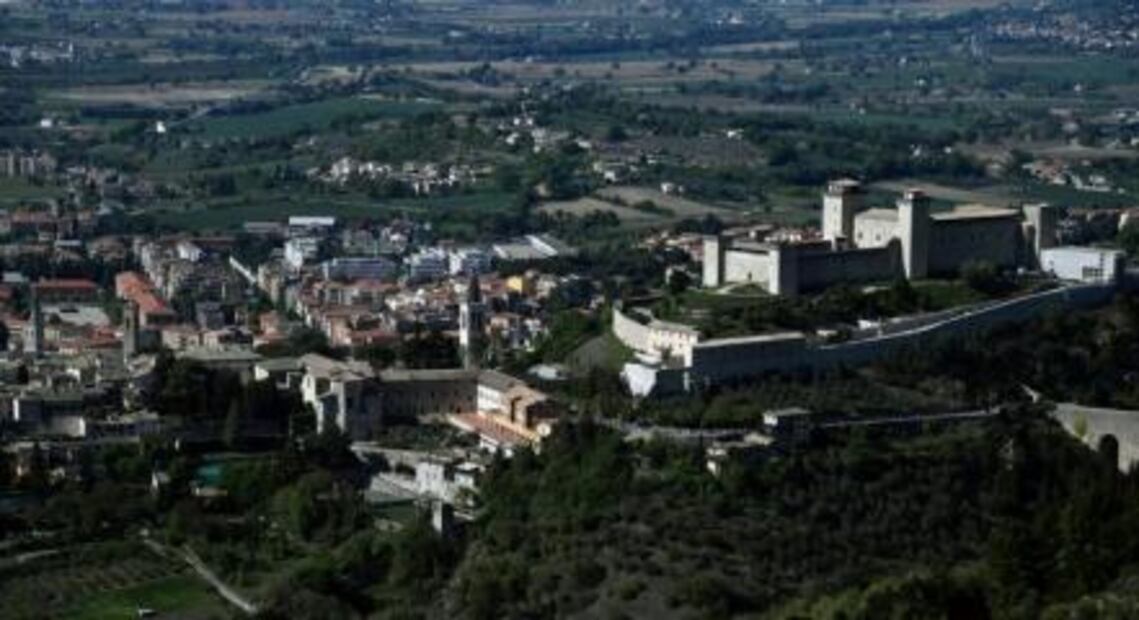 Italia: ciudad desecha los autos y crea metro sin vagones