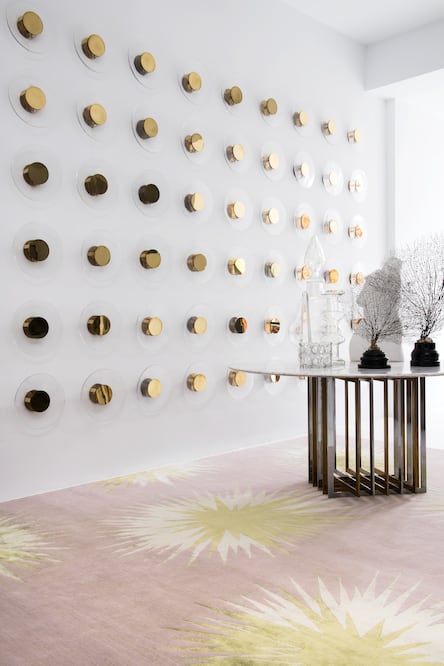 En la colección de Vivienne Westwood destacan los motivos ingleses tradicionales