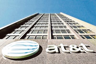 Telecom y TI “librarán” posible victoria del empresario